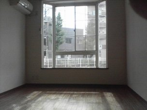 21/30 エントランス