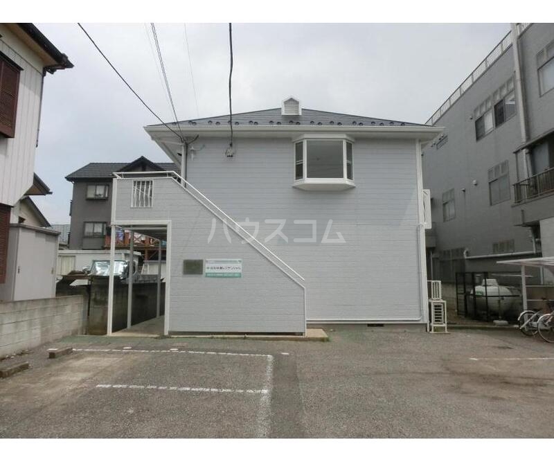 18/28 エントランス