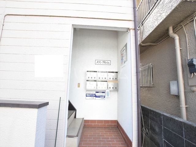 14/19 エントランス