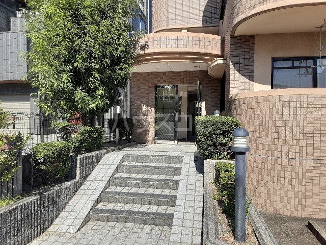 24/27 エントランス