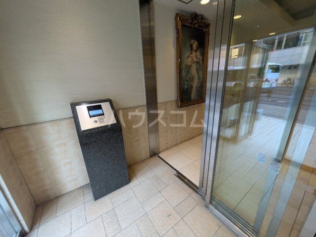 26/30 エントランス