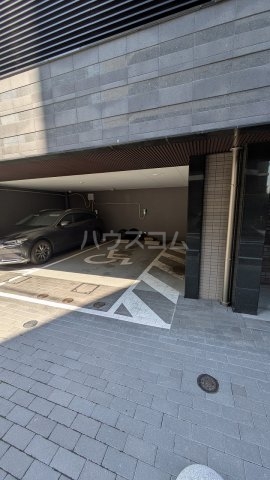 24/30 エントランス