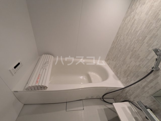 13/30 浴室