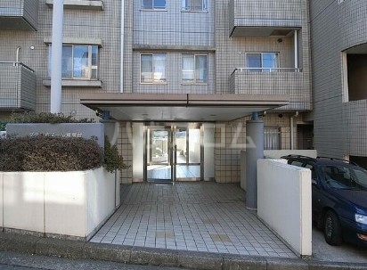 16/18 エントランス