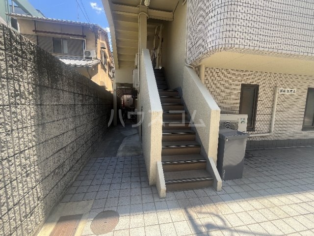 29/30 エントランス