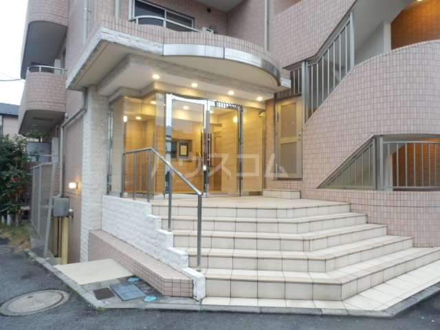 15/21 エントランス