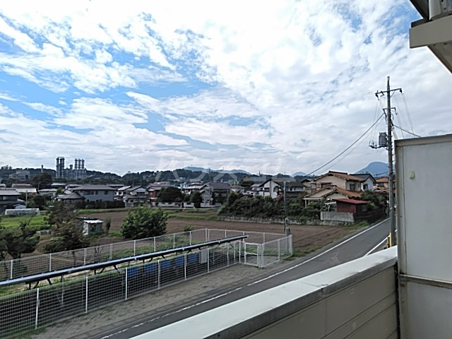 22/23 エントランス