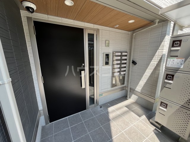 24/30 エントランス