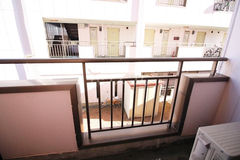 13/18 バルコニー