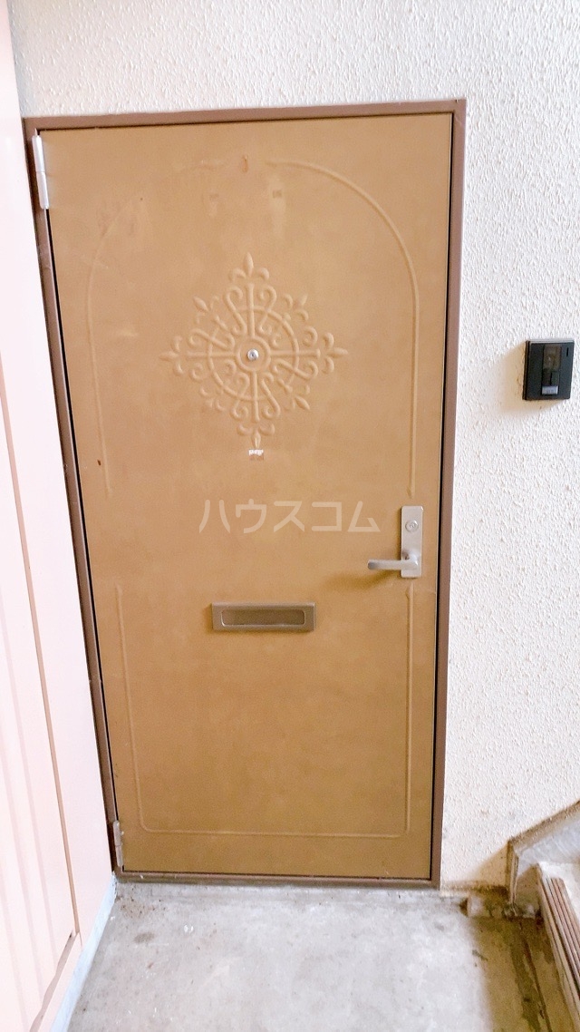 3/4 エントランス