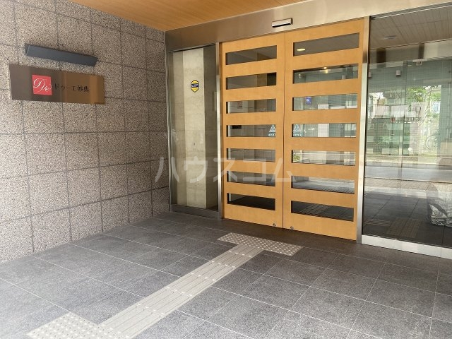 21/30 エントランス