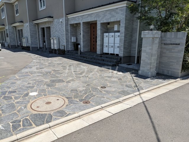 2/3 エントランス