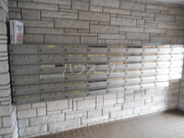 24/30 エントランス