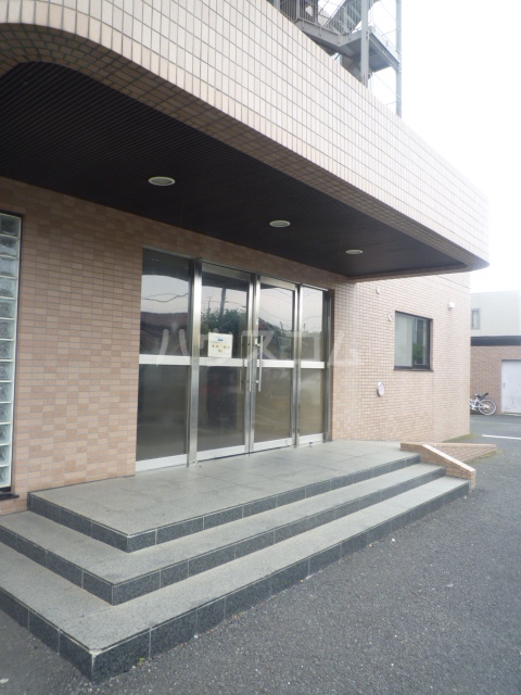 21/22 エントランス