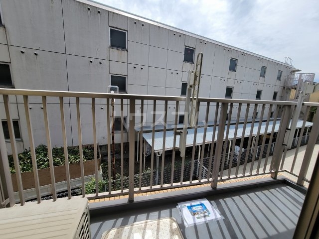 28/30 エントランス