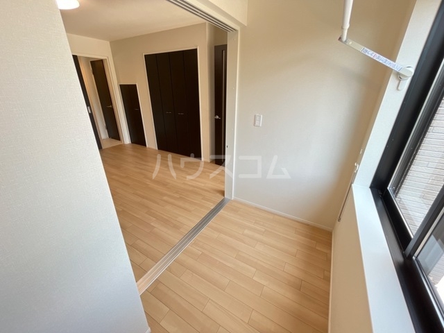 19/27 バルコニー