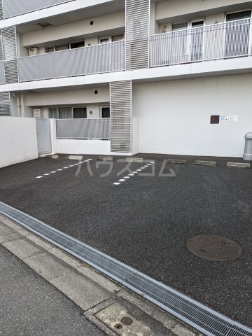 25/30 駐車場