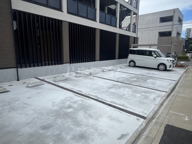 22/30 駐車場