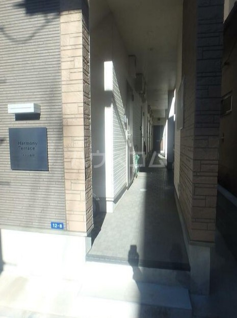 23/30 エントランス