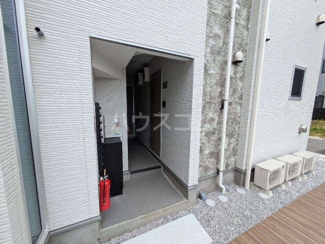27/29 エントランス