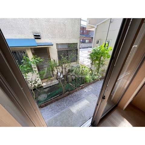 21/30 バルコニー