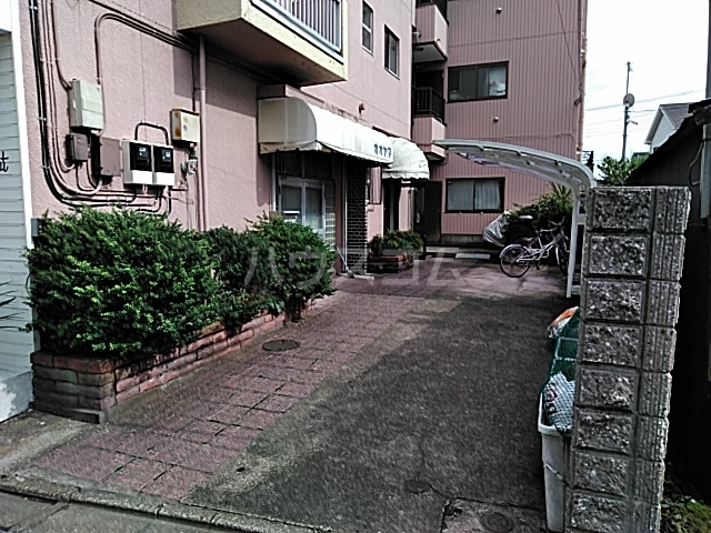 19/25 エントランス