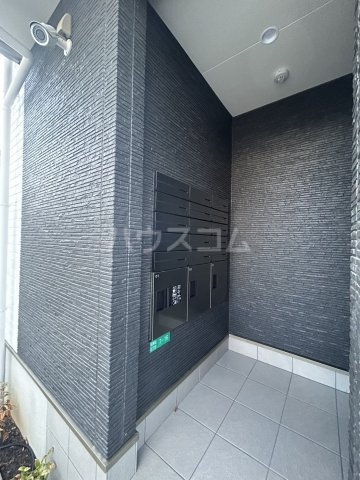 24/30 エントランス