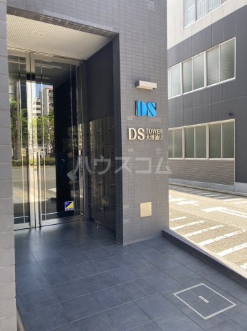 27/30 エントランス