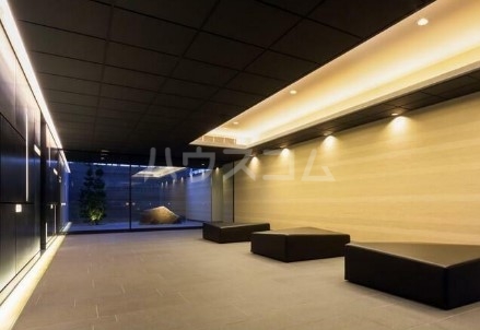 16/25 エントランス