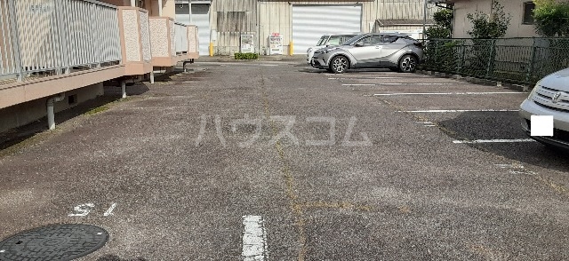 22/30 駐車場