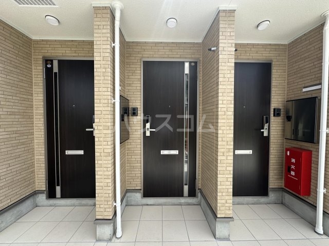 25/26 エントランス