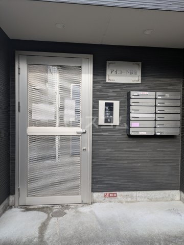 24/30 エントランス