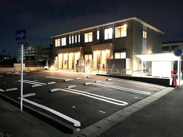 27/30 駐車場