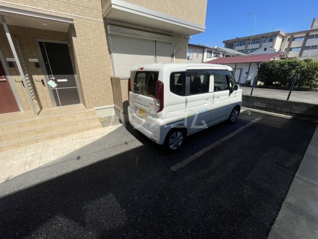 25/26 駐車場