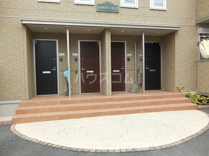 17/23 エントランス