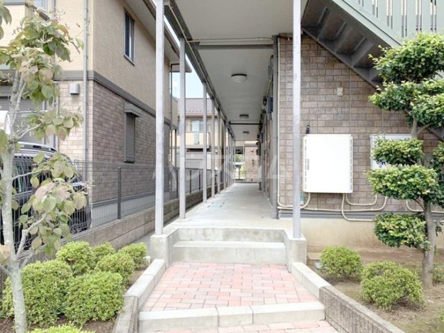 16/20 エントランス