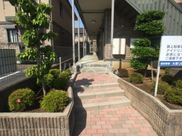 16/20 エントランス