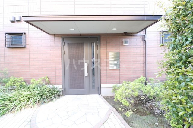 15/23 エントランス