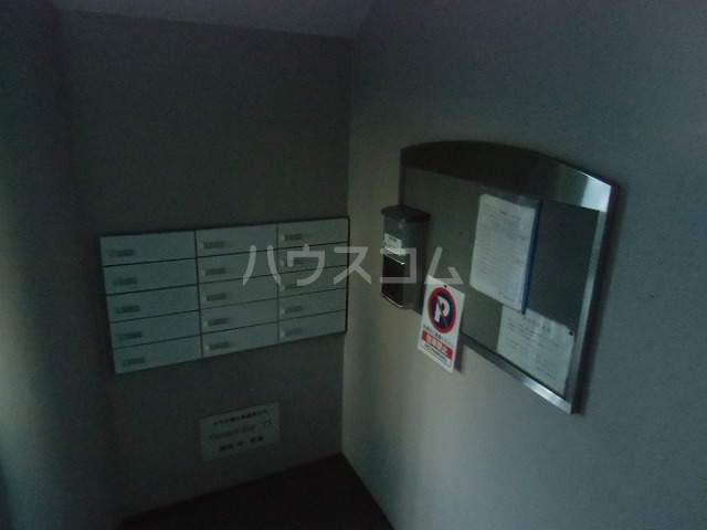 27/30 エントランス