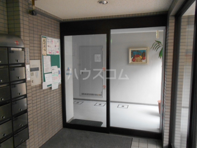 28/30 エントランス