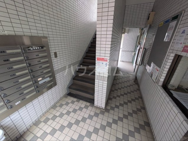 2/3 エントランス