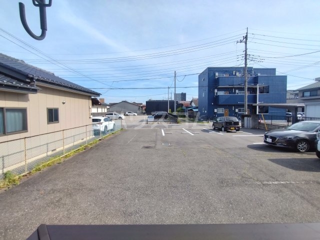 18/21 駐車場