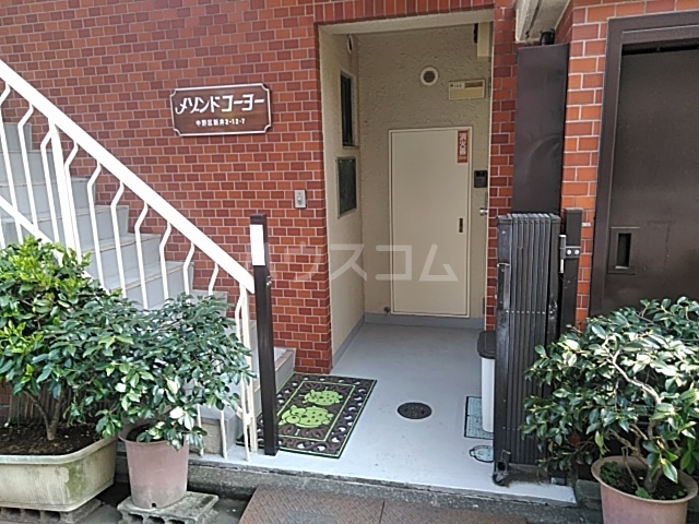 19/25 エントランス