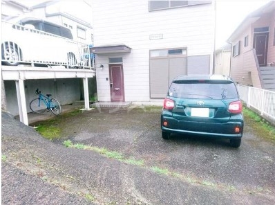 2/3 駐車場