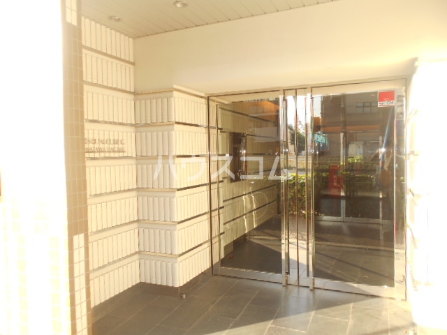 28/30 エントランス