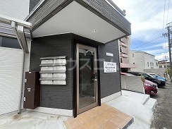 24/30 エントランス