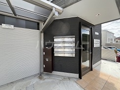 22/30 エントランス