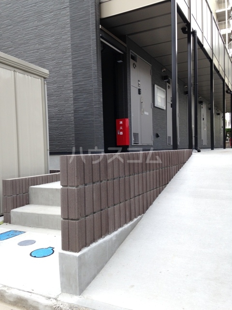 22/30 エントランス