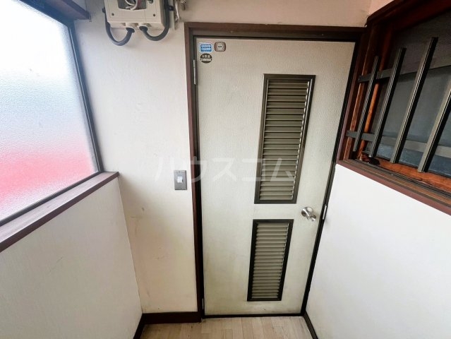 25/30 エントランス