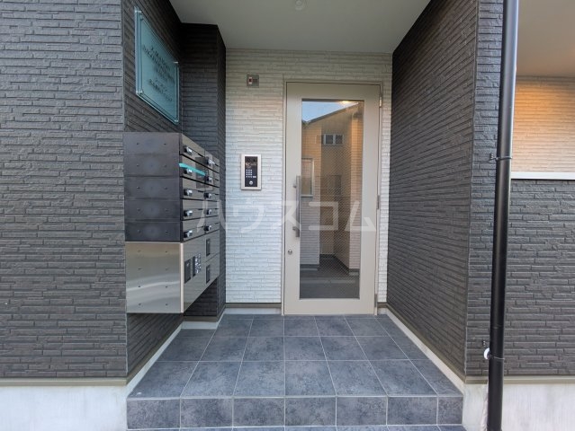 21/28 エントランス